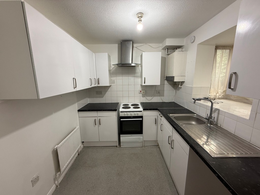 Lot: 158 - HOUSE FOR IMPROVEMENT - Fitted kitchen with space for appliances